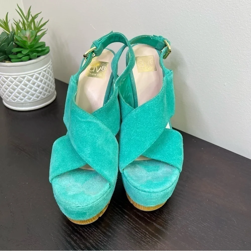 dolce vita Suede crisscross front no heel shoe size 9.5.